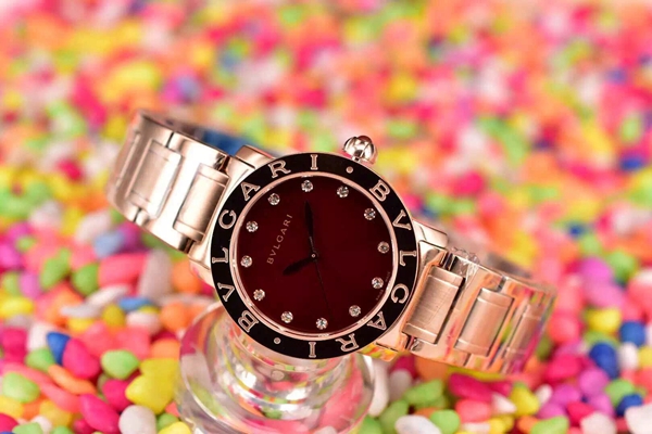 ブルガリ時計正面デザイン